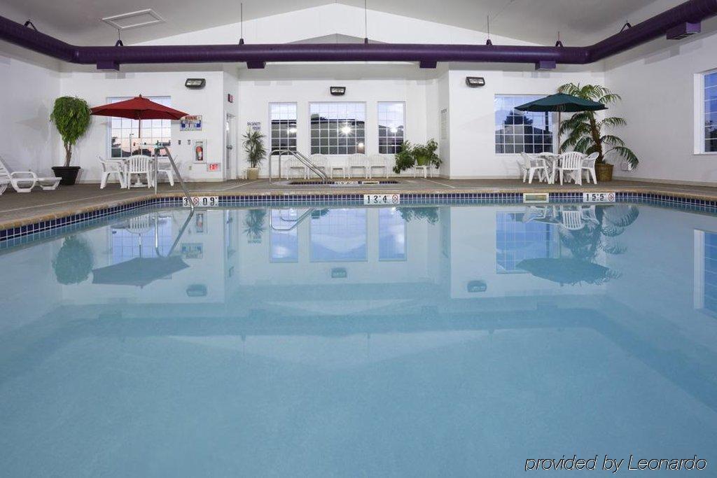 Crossings By Grandstay Inn & Suites Becker Exterior foto